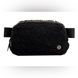Lululemon Everywhere Fleece Belt Bag Crossbody Bag _ New with Tags!